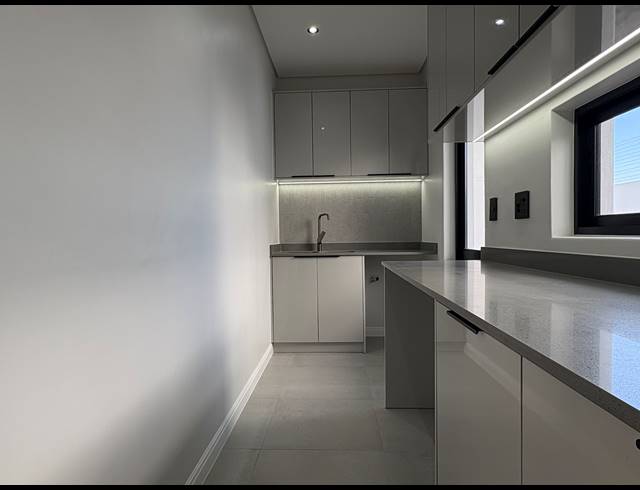 4 BEDROOM HOUSE FOR SALE IN SANDOWN